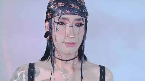Snapshot of alienexxx chatting on August 1, 2026, 3:55 pm online show from August 1, 2026, 3:55 pm