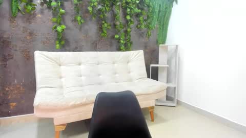 Alice online show from November 19, 2025, 8:20 pm