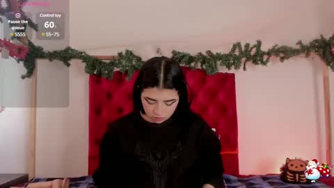 aliice_walker_ online show from December 10, 2024, 1:22 pm