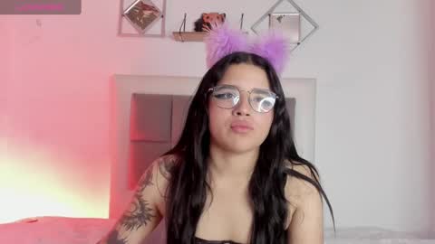 aliice_walker_ online show from January 10, 2025, 3:37 pm