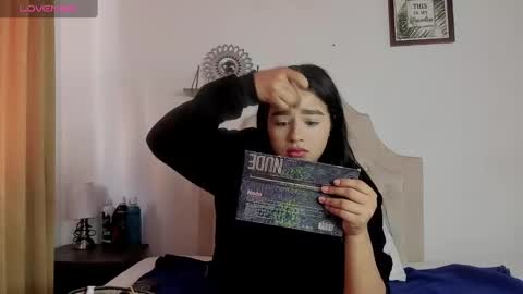 aliice_walker_ online show from February 1, 2025, 1:41 pm