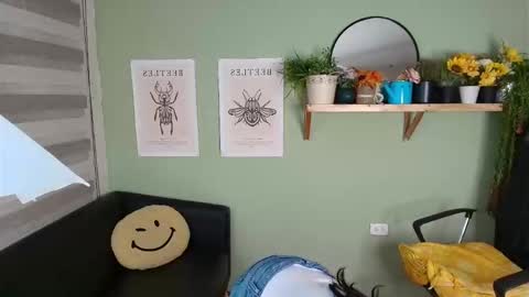 Snapshot of aliiz_01 chatting on February 21, 2025, 12:05 am Camii online show from February 21, 2025, 12:05 am