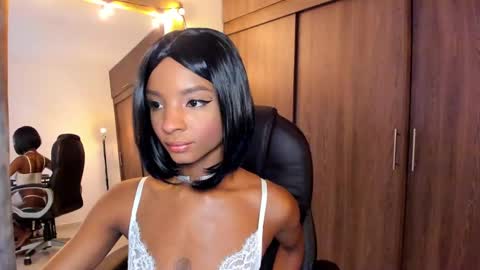 Snapshot of alika_houston chatting on February 6, 2025, 8:39 am IG Alik nasso online show from February 6, 2025, 8:39 am