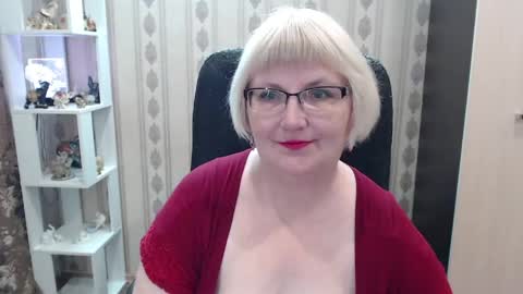 Snapshot of alina672211 chatting on May 13, 2026, 6:00 am alina672211 online show from May 13, 2026, 6:00 am
