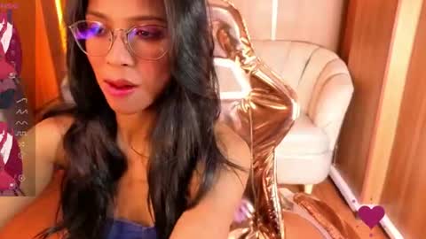 alina_b_ online show from June 12, 2026, 12:59 pm