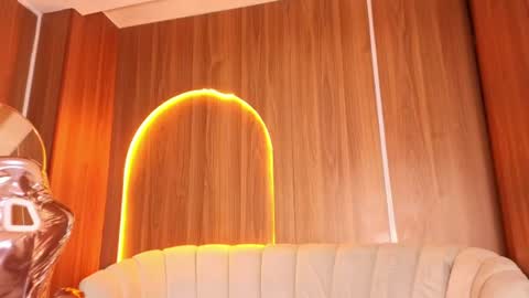 alina_b_ online show from June 14, 2026, 1:36 am