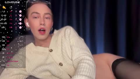 Snapshot of alina_flow chatting on December 16, 2024, 8:05 pm Alexa online show from December 16, 2024, 8:05 pm