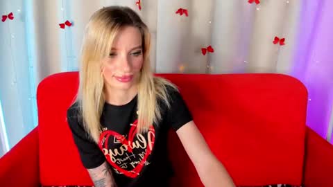 Snapshot of alina_lovelyx chatting on June 22, 2026, 1:07 am Alina online show from June 22, 2026, 1:07 am