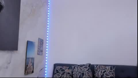 alinabozz1 online show from June 25, 2026, 7:51 pm