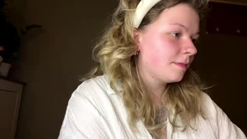 Alina online show from April 24, 2026, 9:06 pm