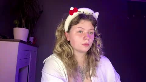 Alina online show from May 22, 2026, 10:37 pm