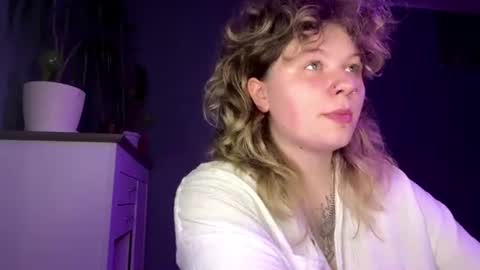 Alina online show from July 27, 2026, 11:23 pm