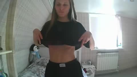 alinakiss66 online show from April 1, 2026, 11:22 am