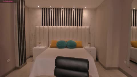 Snapshot of alinakravitz_ chatting on September 13, 2025, 11:43 am alinakravitz_ online show from September 13, 2025, 11:43 am