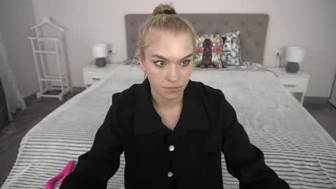 Snapshot of alinalemon chatting on June 16, 2026, 12:30 pm Alina online show from June 16, 2026, 12:30 pm