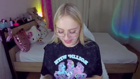 Snapshot of alinaocean chatting on October 18, 2025, 7:36 pm alinaocean online show from October 18, 2025, 7:36 pm