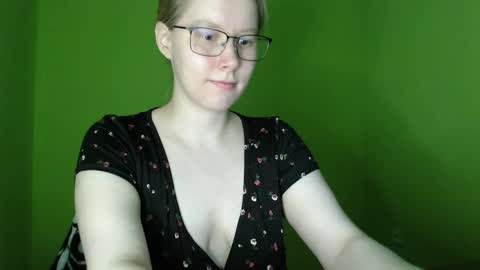 Snapshot of alinasei chatting on May 19, 2026, 12:55 pm alinasei online show from May 19, 2026, 12:55 pm