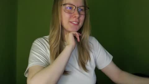 Snapshot of alinasei chatting on June 14, 2026, 6:04 am alinasei online show from June 14, 2026, 6:04 am