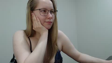 alinasei online show from July 7, 2026, 7:23 am