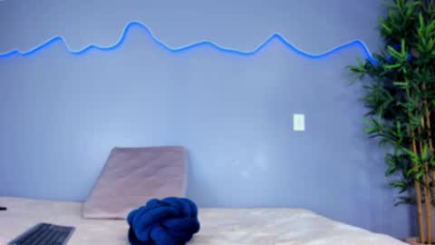 Snapshot of alinasweett_ chatting on November 17, 2025, 5:08 pm online show from November 17, 2025, 5:08 pm