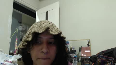 Snapshot of alinawoolf_ chatting on May 25, 2026, 2:06 am Ali online show from May 25, 2026, 2:06 am