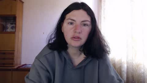 Snapshot of alinaxjames chatting on May 4, 2026, 8:21 am AlinaxJames online show from May 4, 2026, 8:21 am