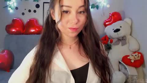 AlinaXRose online show from June 3, 2026, 1:52 am