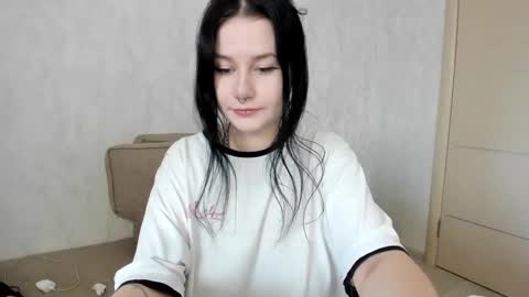 Snapshot of alinegreeeen chatting on March 6, 2025, 8:41 am Aline Greeeen online show from March 6, 2025, 8:41 am