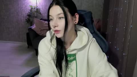 Snapshot of alinegreeeen chatting on September 10, 2025, 8:58 am Aline Greeeen online show from September 10, 2025, 8:58 am