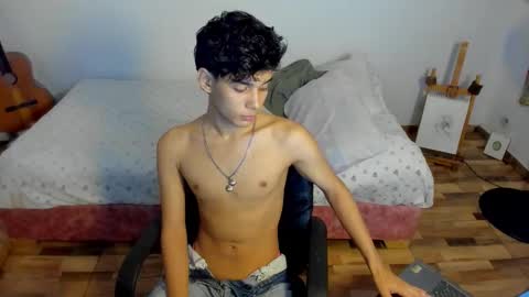 Snapshot of aliotttwink chatting on January 9, 2026, 2:14 am AliotTwink online show from January 9, 2026, 2:14 am