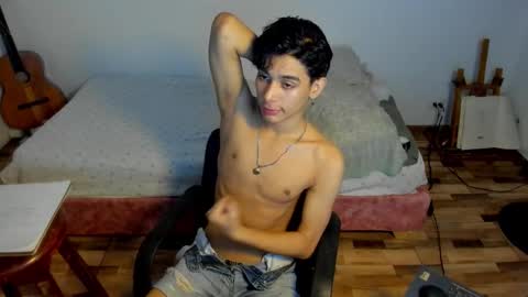 Snapshot of aliotttwink chatting on January 15, 2026, 2:38 am AliotTwink online show from January 15, 2026, 2:38 am