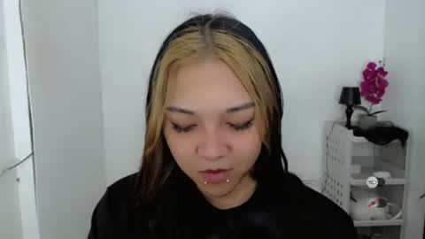 Shanti xhey online show from May 11, 2026, 5:32 pm