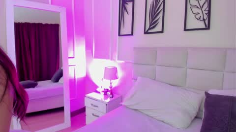     online show from February 26, 2025, 8:33 pm