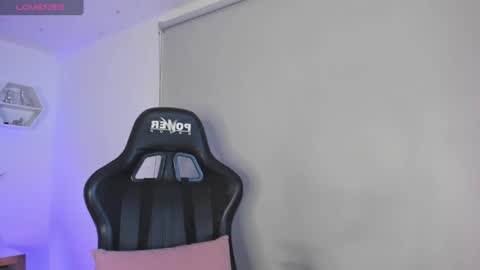 Snapshot of alisa_walton chatting on February 21, 2025, 3:56 am ALIS online show from February 21, 2025, 3:56 am