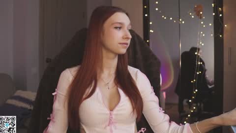 Snapshot of alisaa_01 chatting on January 5, 2025, 3:22 am Alice Fansly Alisa01 online show from January 5, 2025, 3:22 am