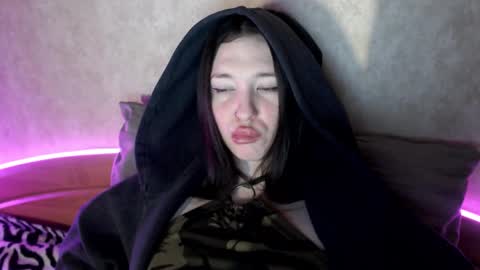 alisaadoll online show from February 8, 2026, 1:36 pm