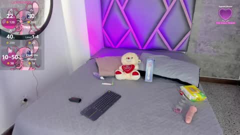 alise_mason online show from April 24, 2026, 7:11 am