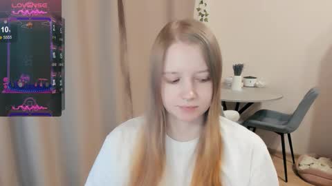 Alya online show from October 14, 2025, 11:49 pm