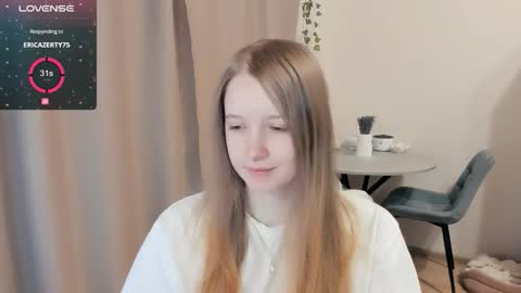 Alya online show from October 22, 2025, 1:33 pm