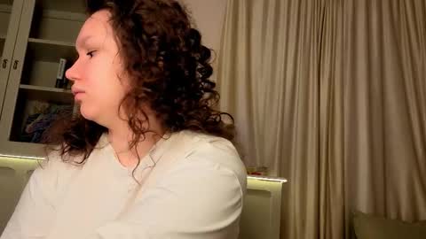 Alisia online show from February 24, 2026, 5:16 am