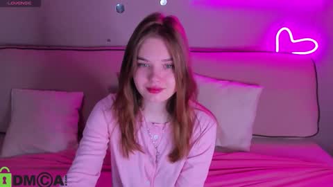 Alisia online show from March 14, 2026, 1:01 am