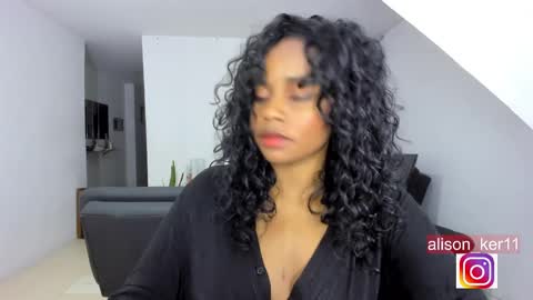 Snapshot of alison_ker chatting on December 7, 2024, 3:14 am Sofias house online show from December 7, 2024, 3:14 am