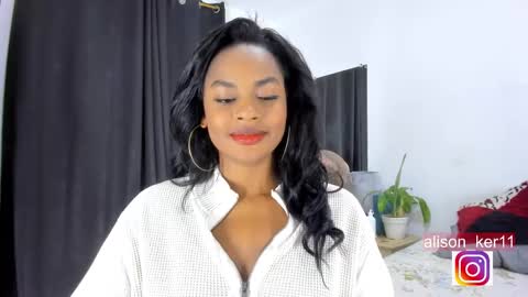 Snapshot of alison_ker chatting on February 16, 2025, 9:37 am Sofias house online show from February 16, 2025, 9:37 am