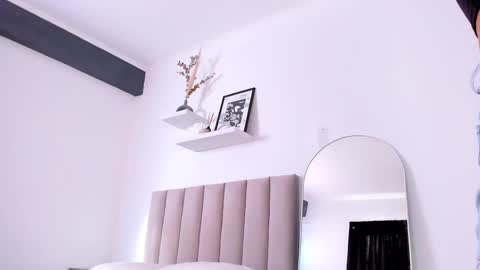 Alison  online show from February 27, 2025, 11:20 am