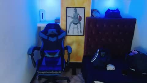 Snapshot of alison_moon7 chatting on September 19, 2025, 12:28 pm ALISON MOON online show from September 19, 2025, 12:28 pm