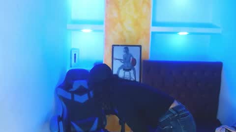 Snapshot of alison_moon7 chatting on September 20, 2025, 12:39 pm ALISON MOON online show from September 20, 2025, 12:39 pm