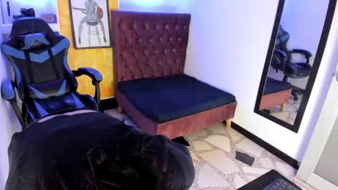 Snapshot of alison_moon7 chatting on October 3, 2025, 11:40 am ALISON MOON online show from October 3, 2025, 11:40 am