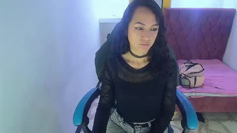 Snapshot of alison_moon7 chatting on October 21, 2025, 11:44 am ALISON MOON online show from October 21, 2025, 11:44 am