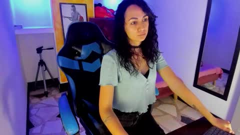 Snapshot of alison_moon7 chatting on October 24, 2025, 11:39 am ALISON MOON online show from October 24, 2025, 11:39 am