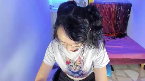 Snapshot of alison_moon7 chatting on October 27, 2025, 1:48 pm ALISON MOON online show from October 27, 2025, 1:48 pm